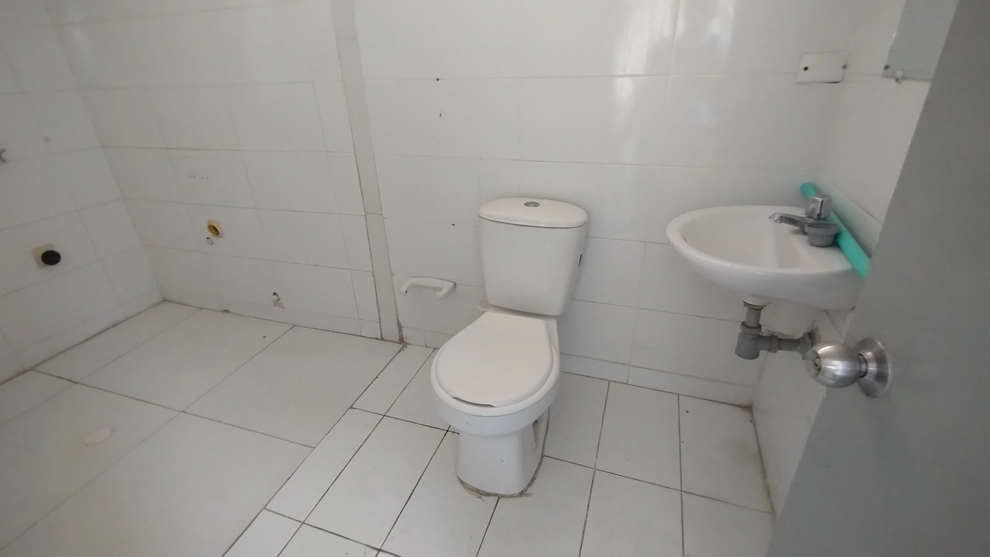 CASA COMERCIAL EN CIUDAD JARDIN