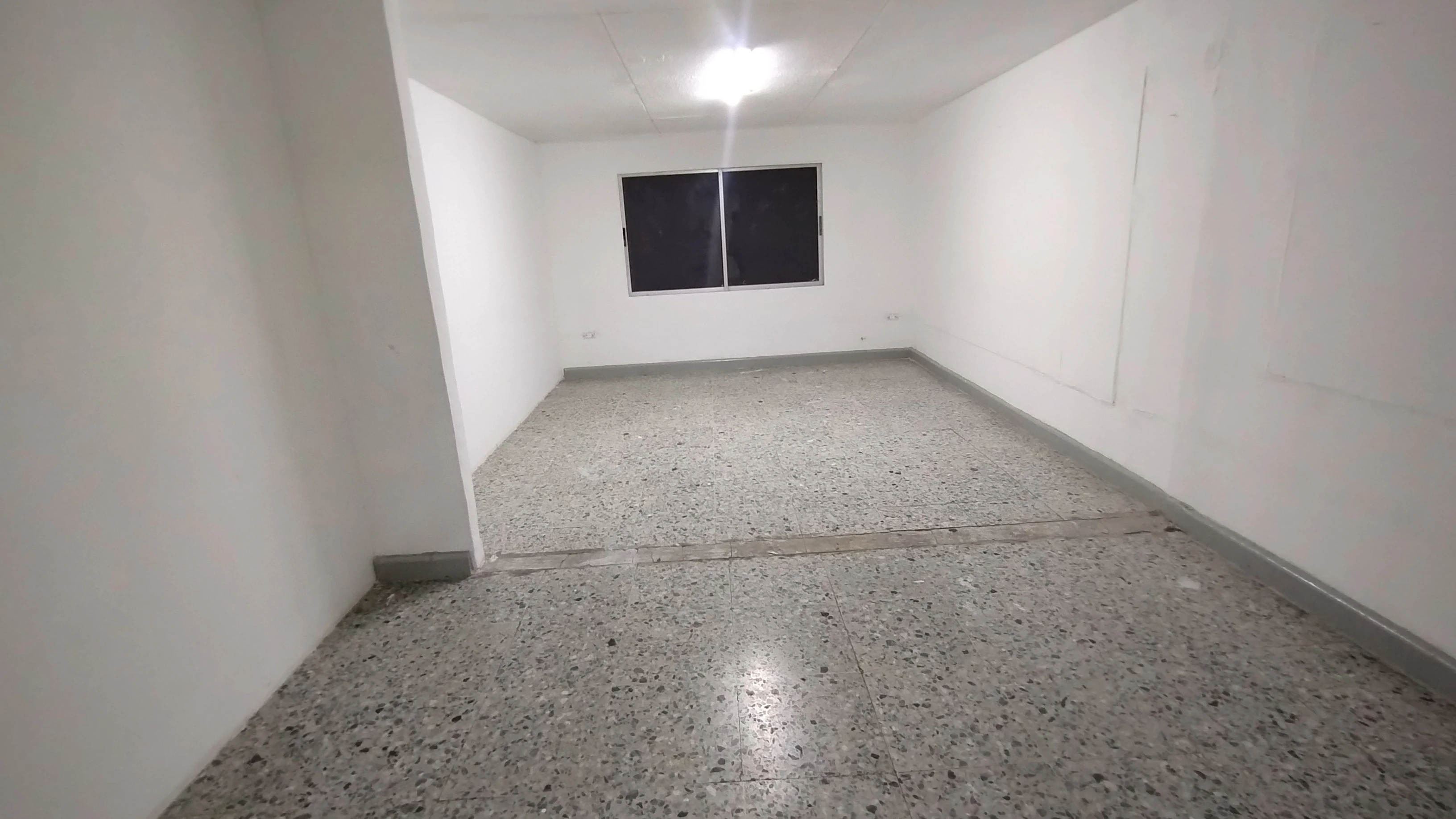 CASA COMERCIAL EN CIUDAD JARDIN