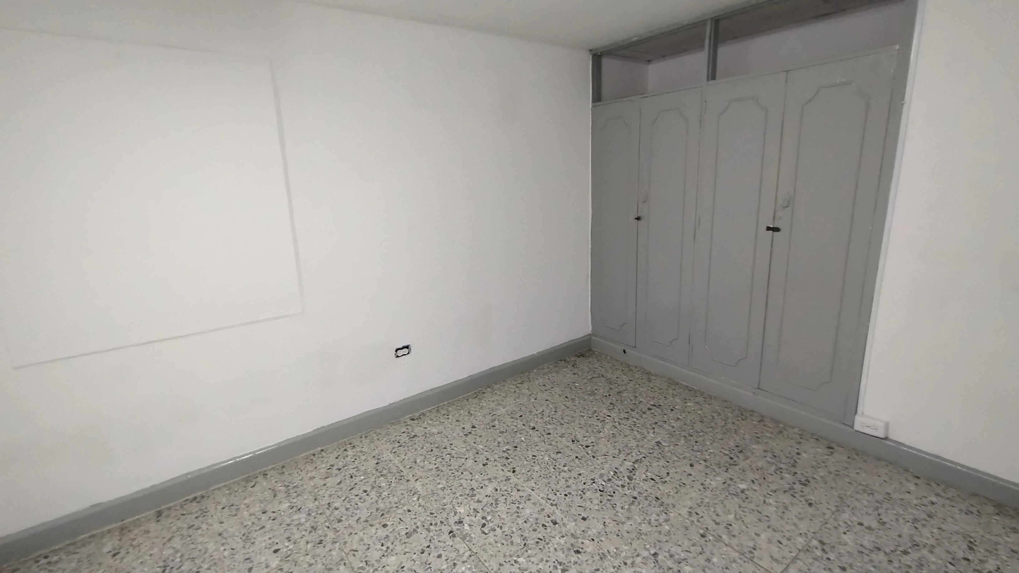 CASA COMERCIAL EN CIUDAD JARDIN