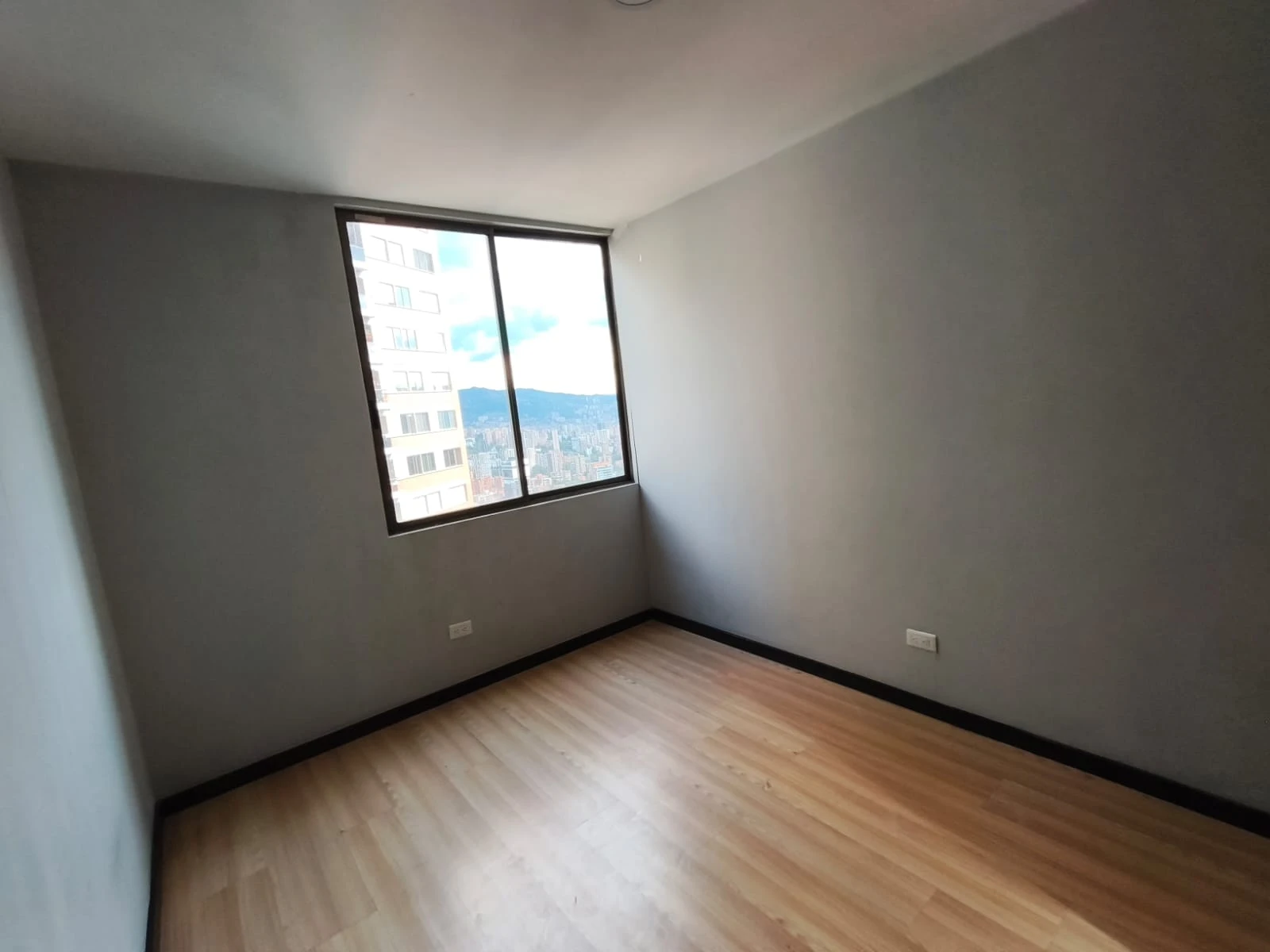 Apartamento en arriendo sector superior padre Marianito