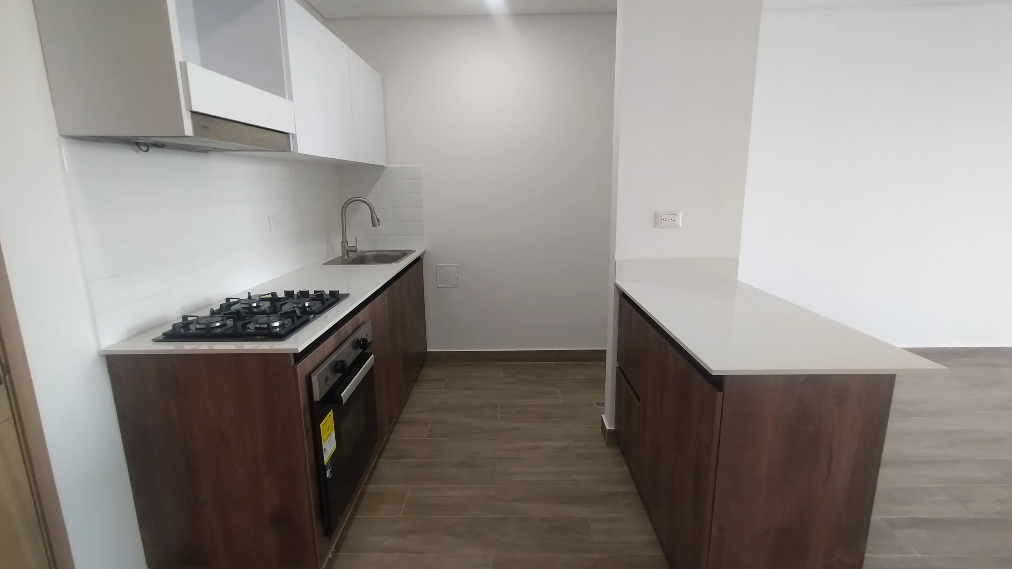APARTAMENTO PARA ESTRENAR EN EL MALECÓN DEL RÍO 