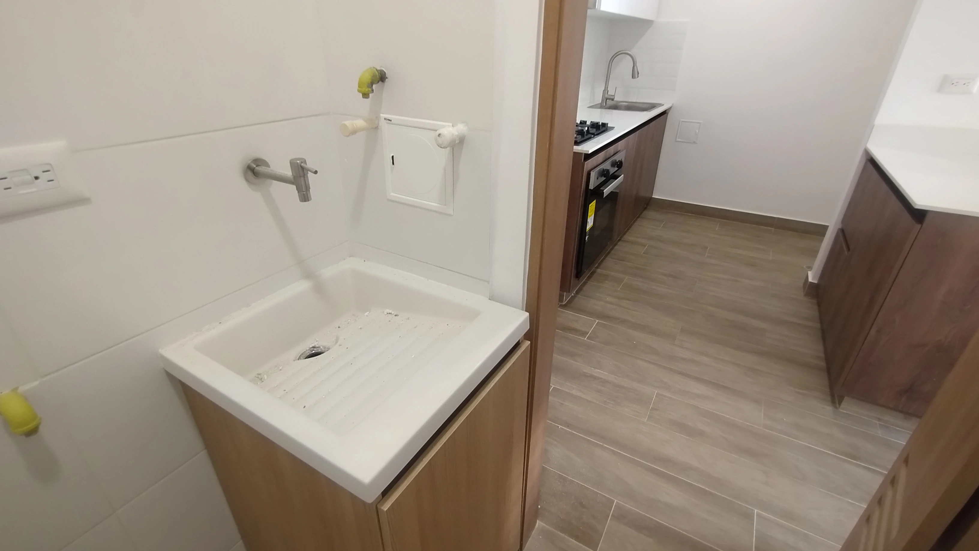 APARTAMENTO PARA ESTRENAR EN EL MALECÓN DEL RÍO 