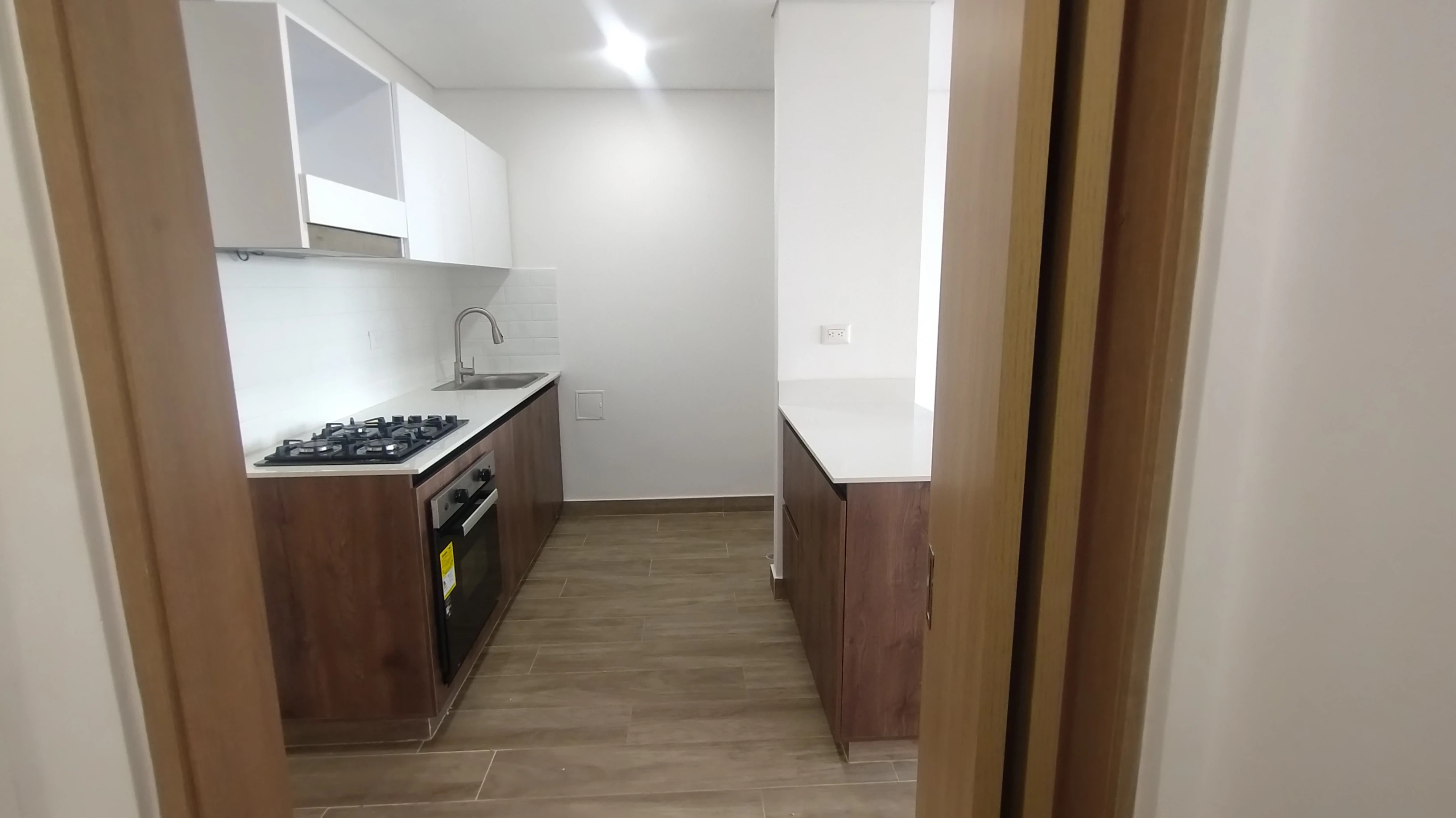 APARTAMENTO PARA ESTRENAR EN EL MALECÓN DEL RÍO 