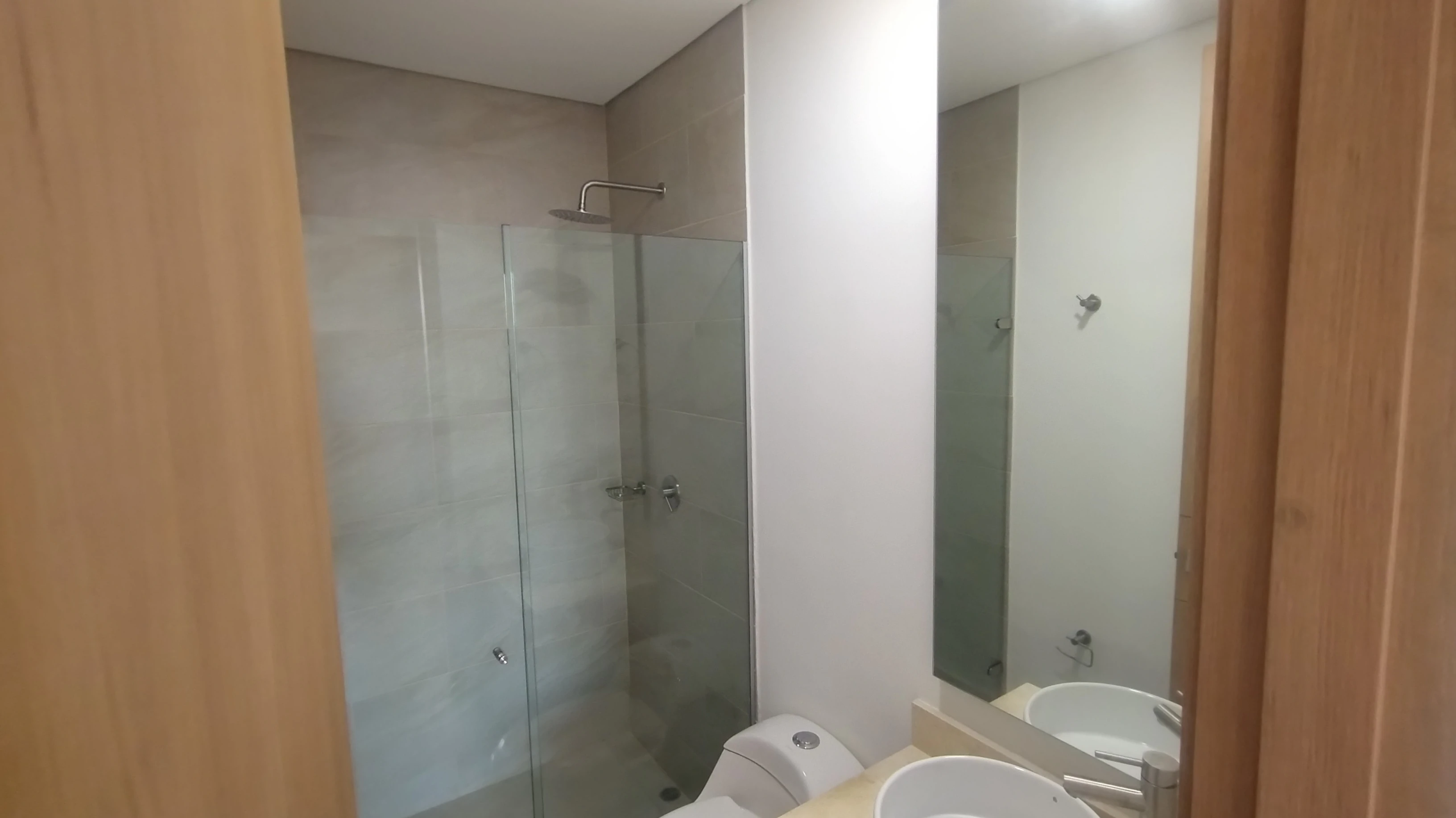 APARTAMENTO PARA ESTRENAR EN EL MALECÓN DEL RÍO 