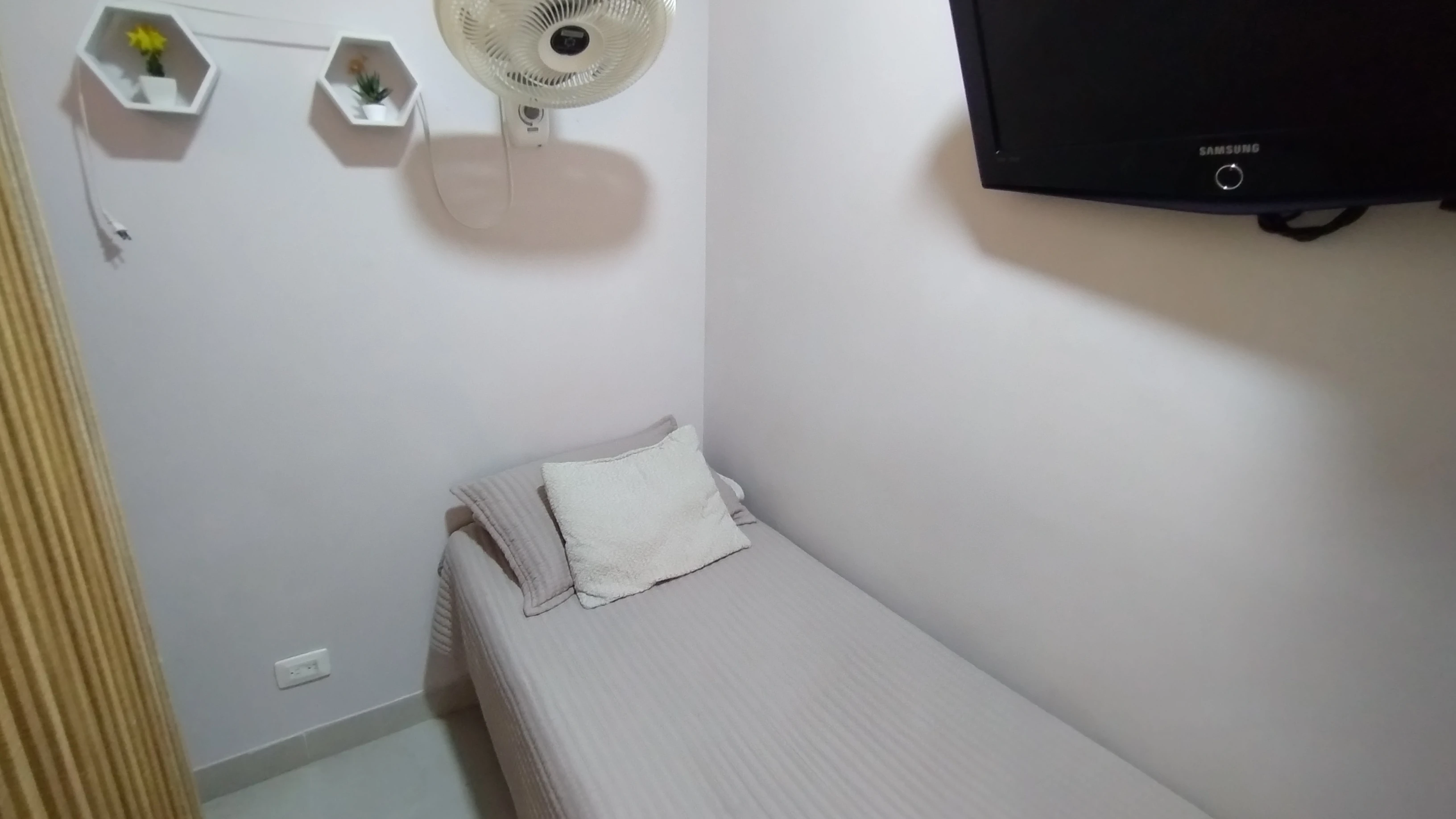 LUJOSO APARTAMENTO EN VILLA SANTOS PARA LA VENTA.