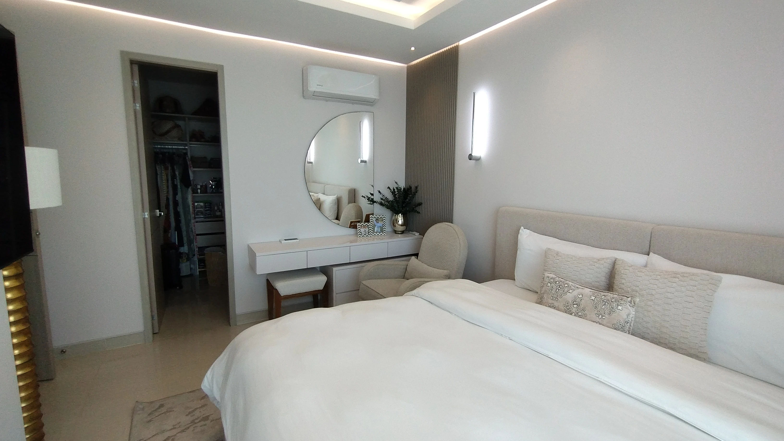 LUJOSO APARTAMENTO EN VILLA SANTOS PARA LA VENTA.