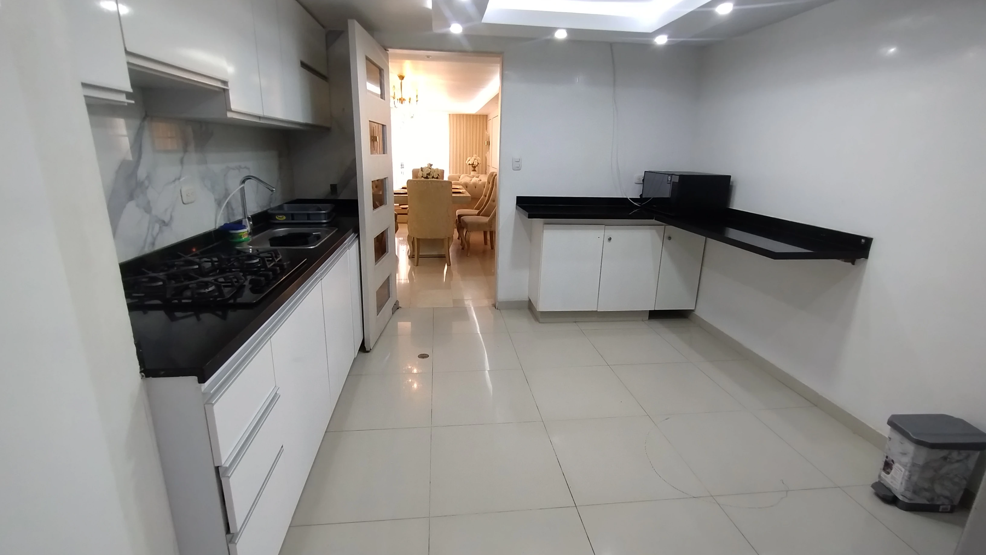APARTAMENTO EN ARRIENDO AMOBLADO EN RIOMAR 