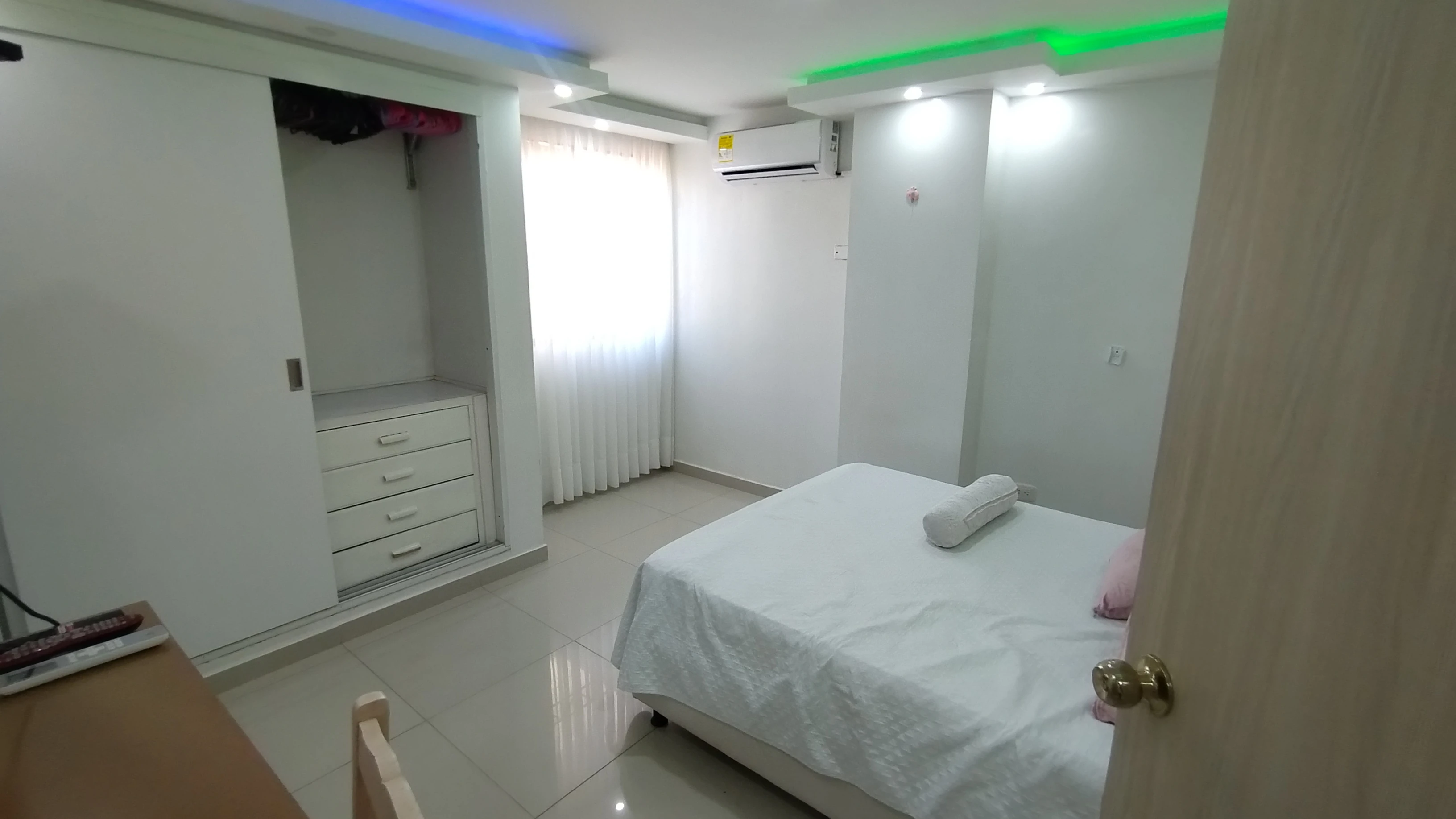 APARTAMENTO EN ARRIENDO AMOBLADO EN RIOMAR 
