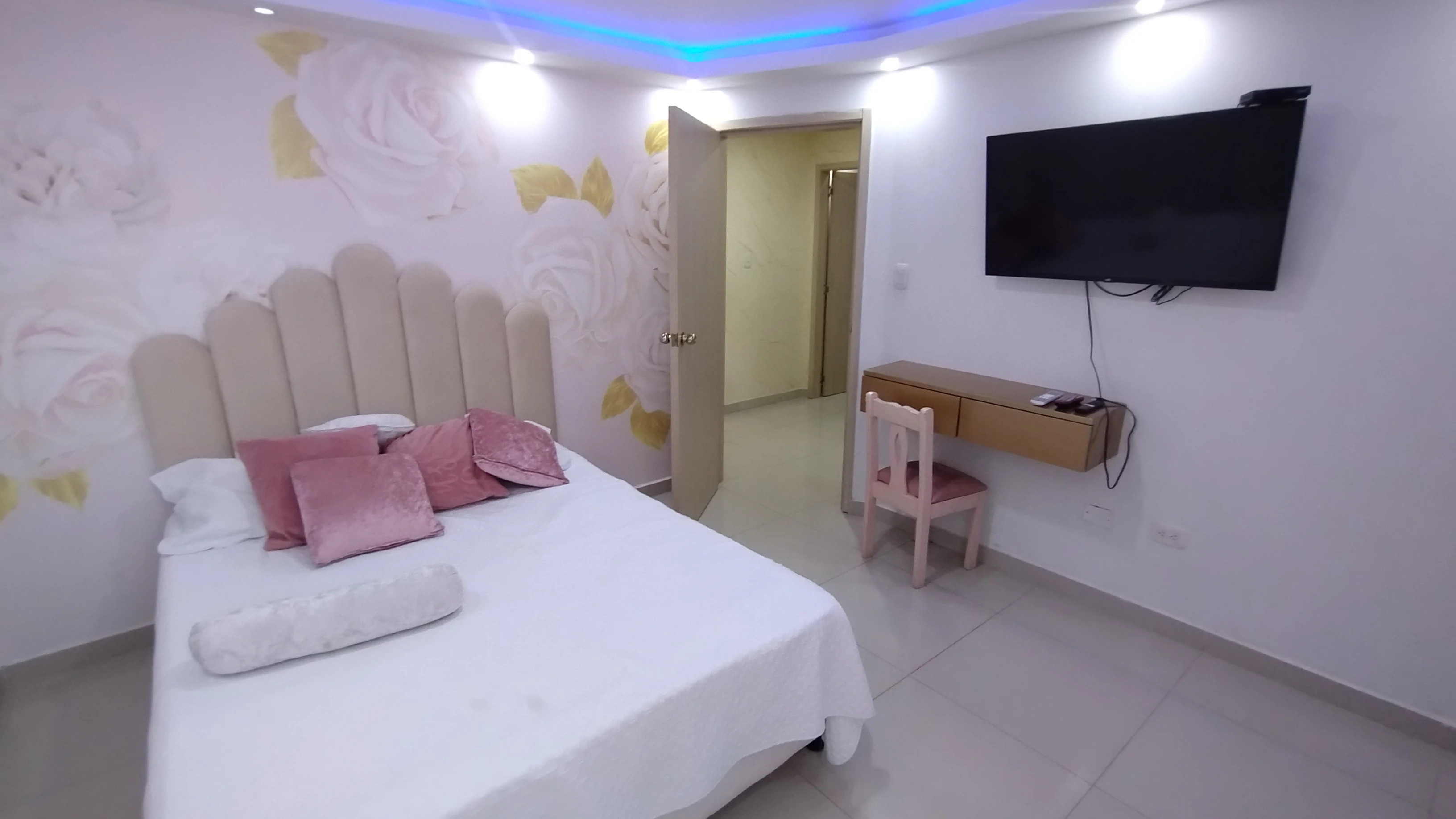 APARTAMENTO EN ARRIENDO AMOBLADO EN RIOMAR 