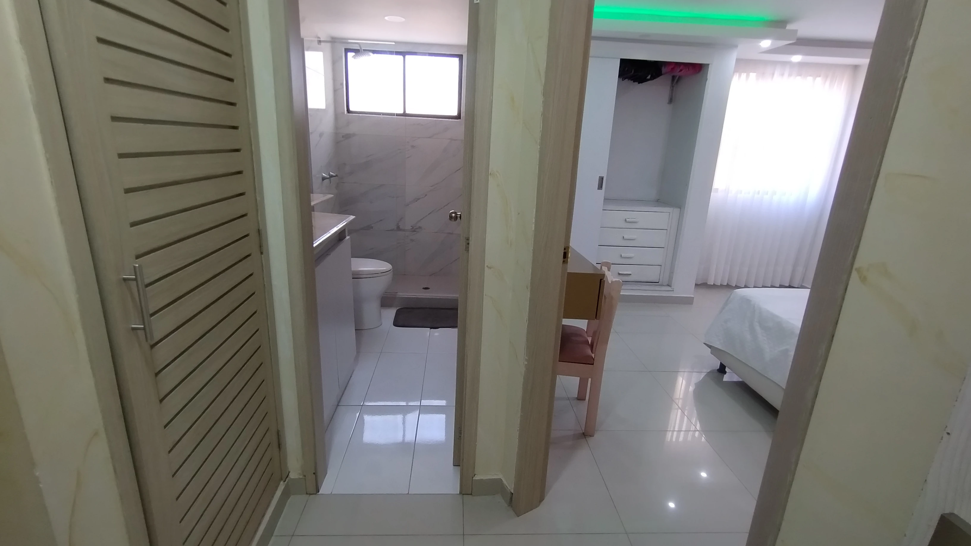 APARTAMENTO EN ARRIENDO AMOBLADO EN RIOMAR 