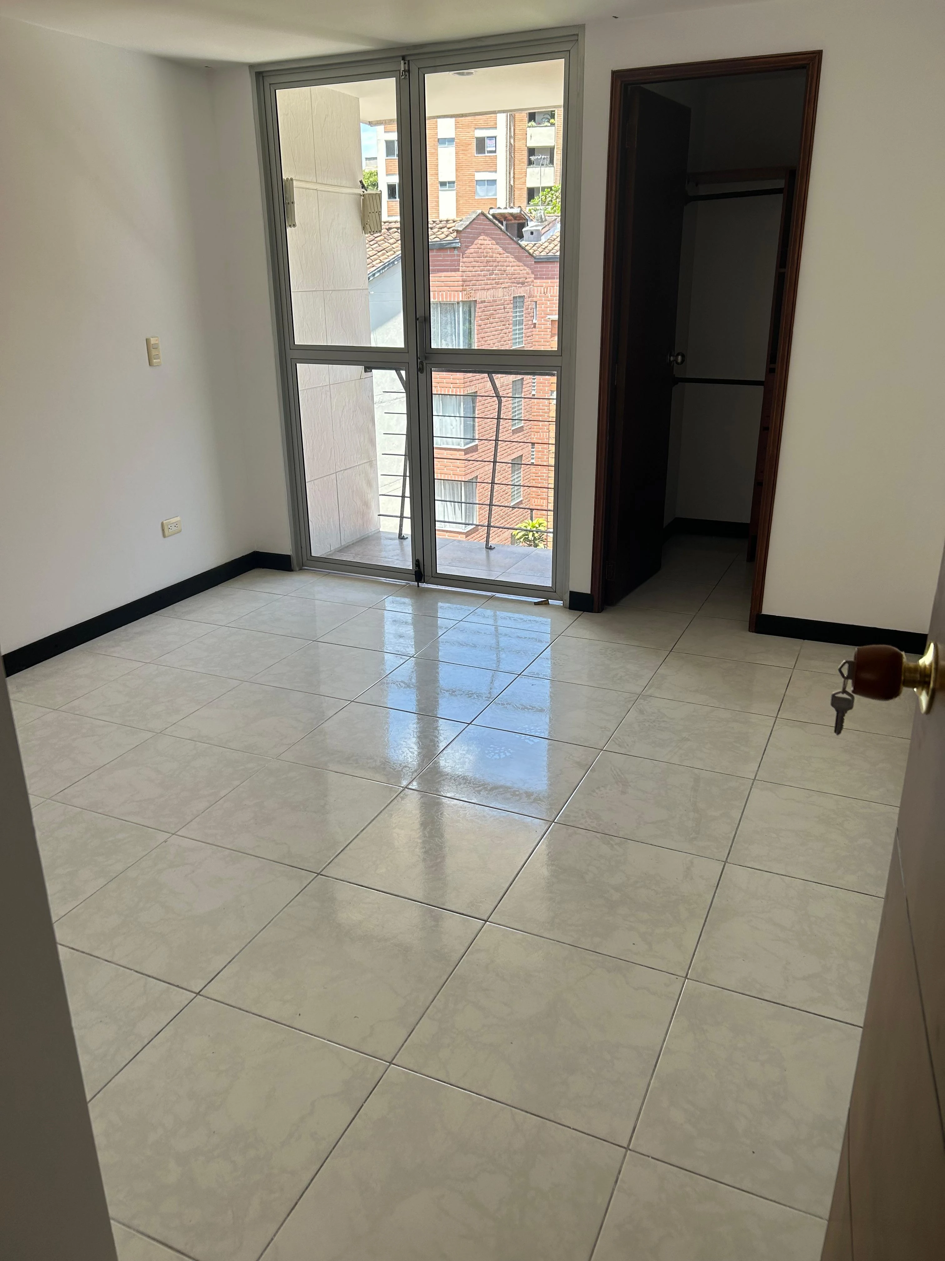 Apartamento En Arriendo En Laureles