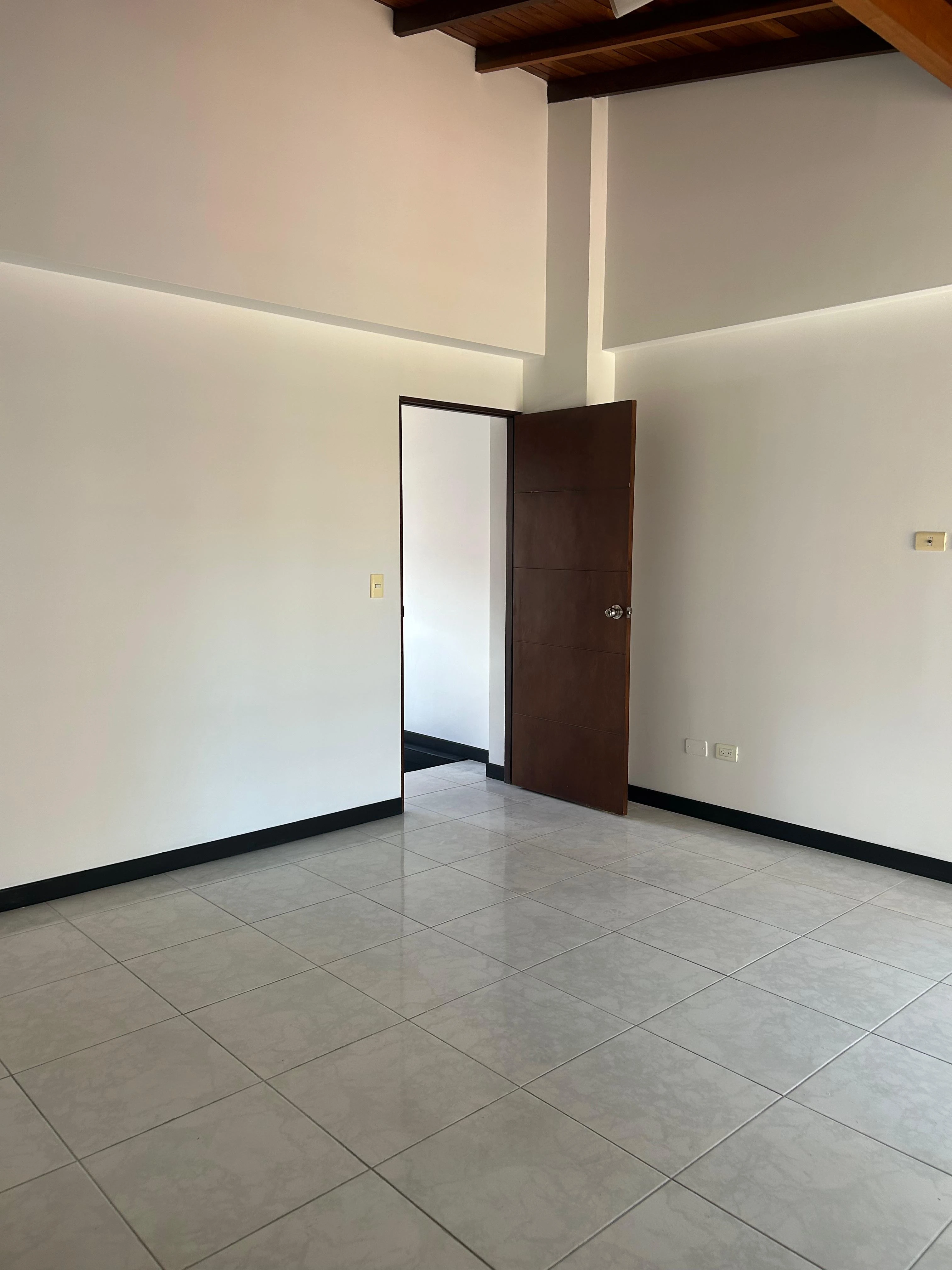 Apartamento En Arriendo En Laureles