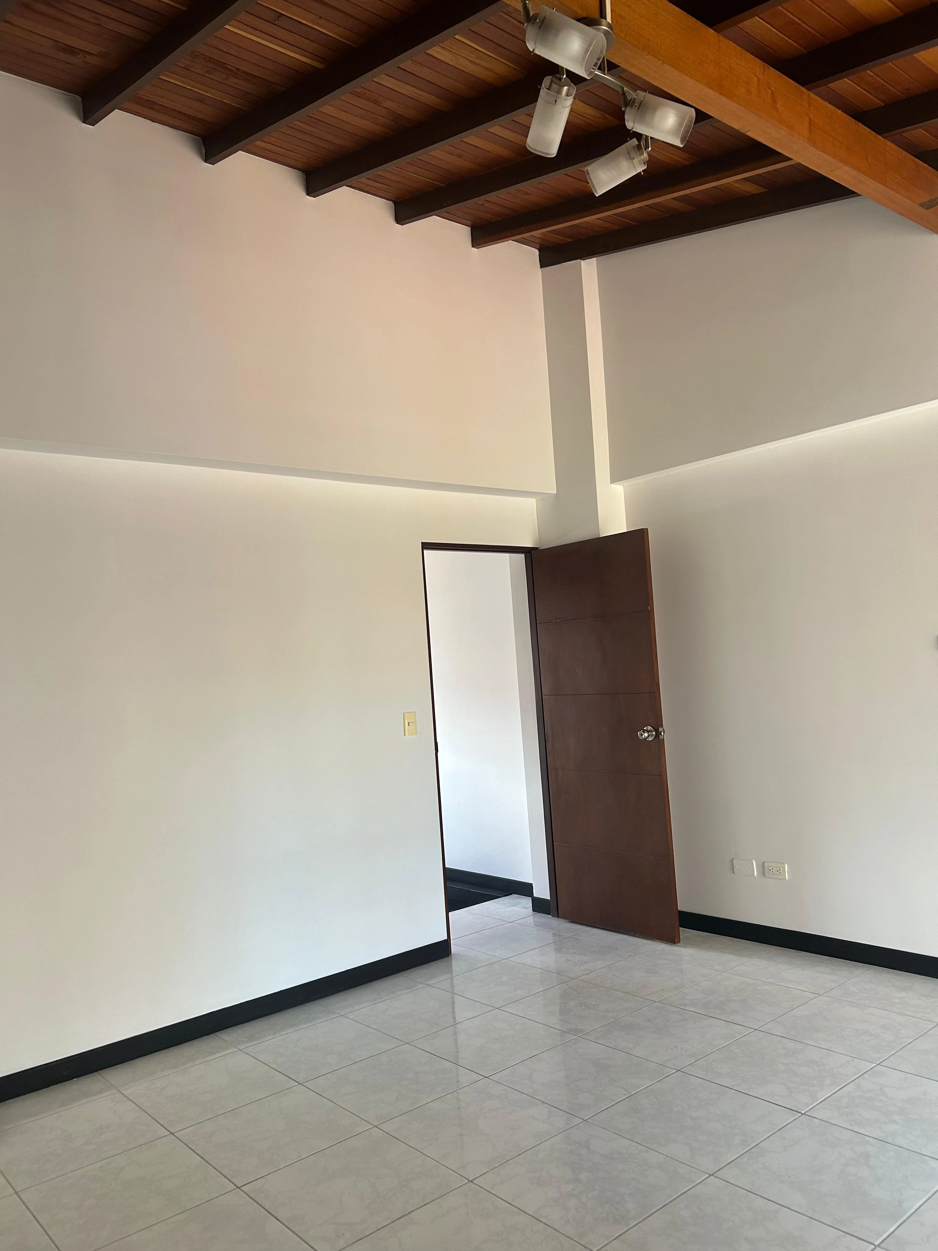 Apartamento En Arriendo En Laureles