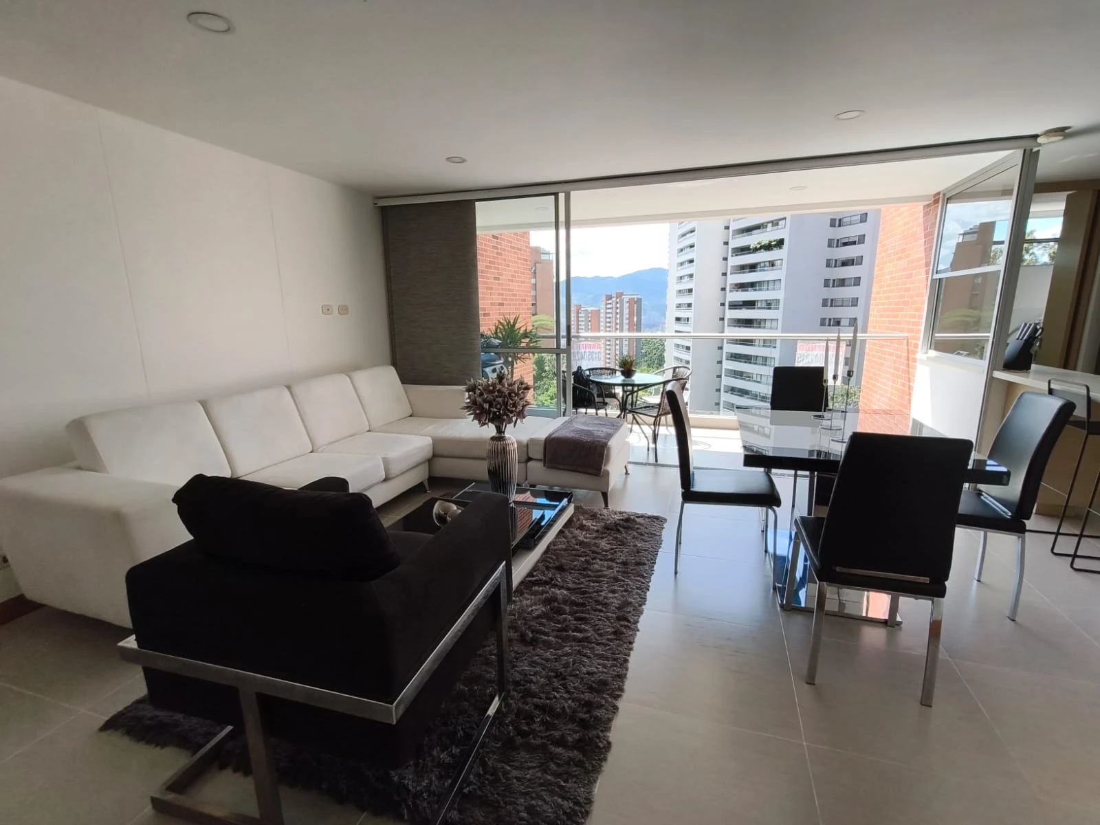 Apartamento Amoblado en Arriendo  Loma del Esmeraldal