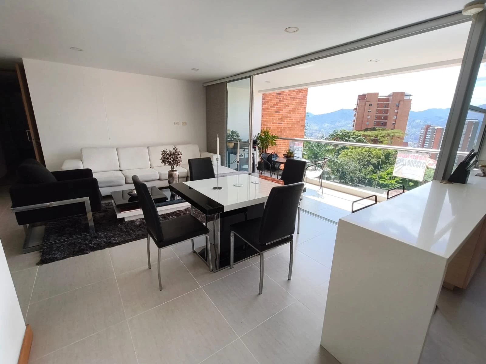Apartamento Amoblado en Arriendo  Loma del Esmeraldal
