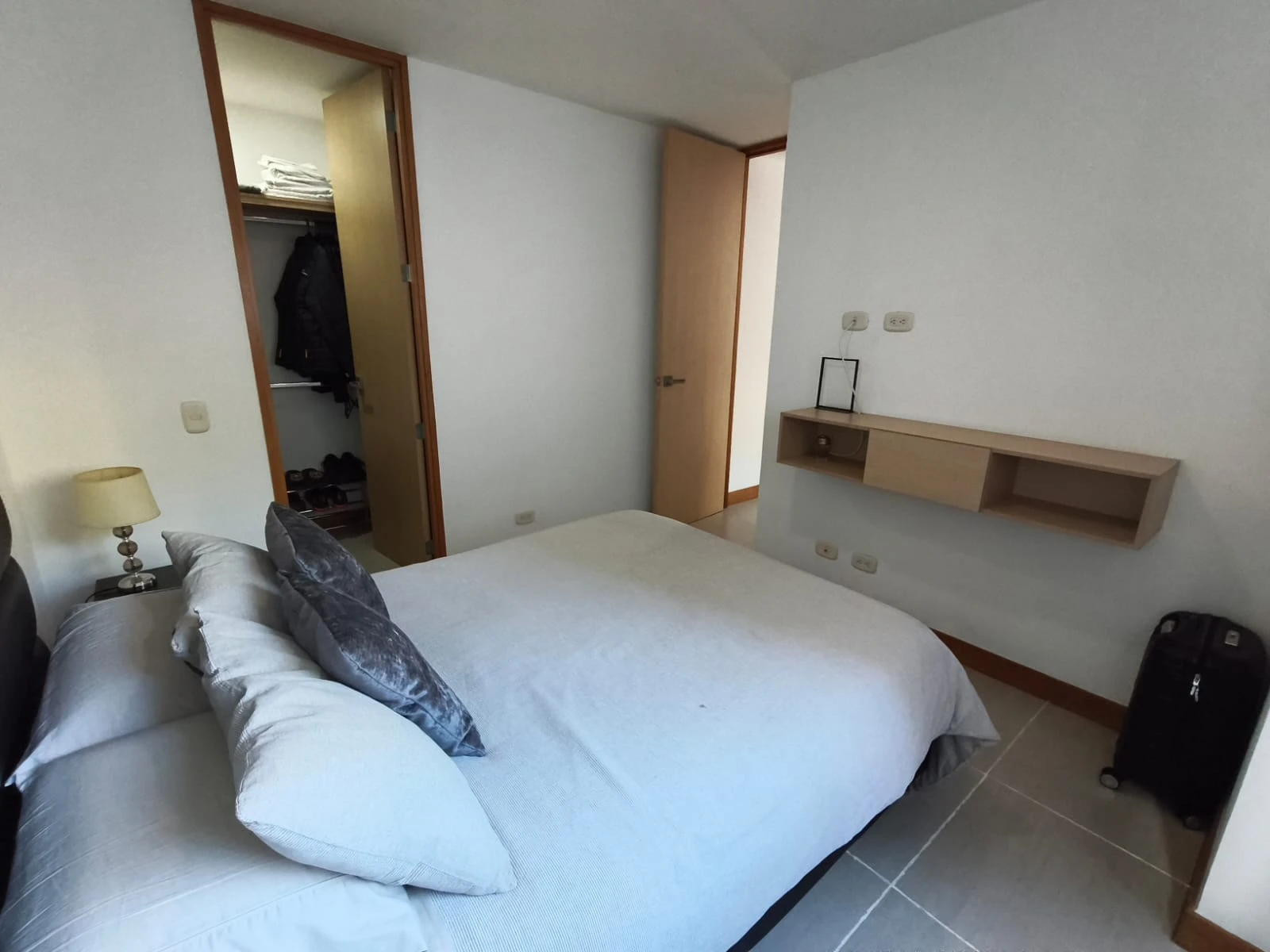 Apartamento Amoblado en Arriendo  Loma del Esmeraldal