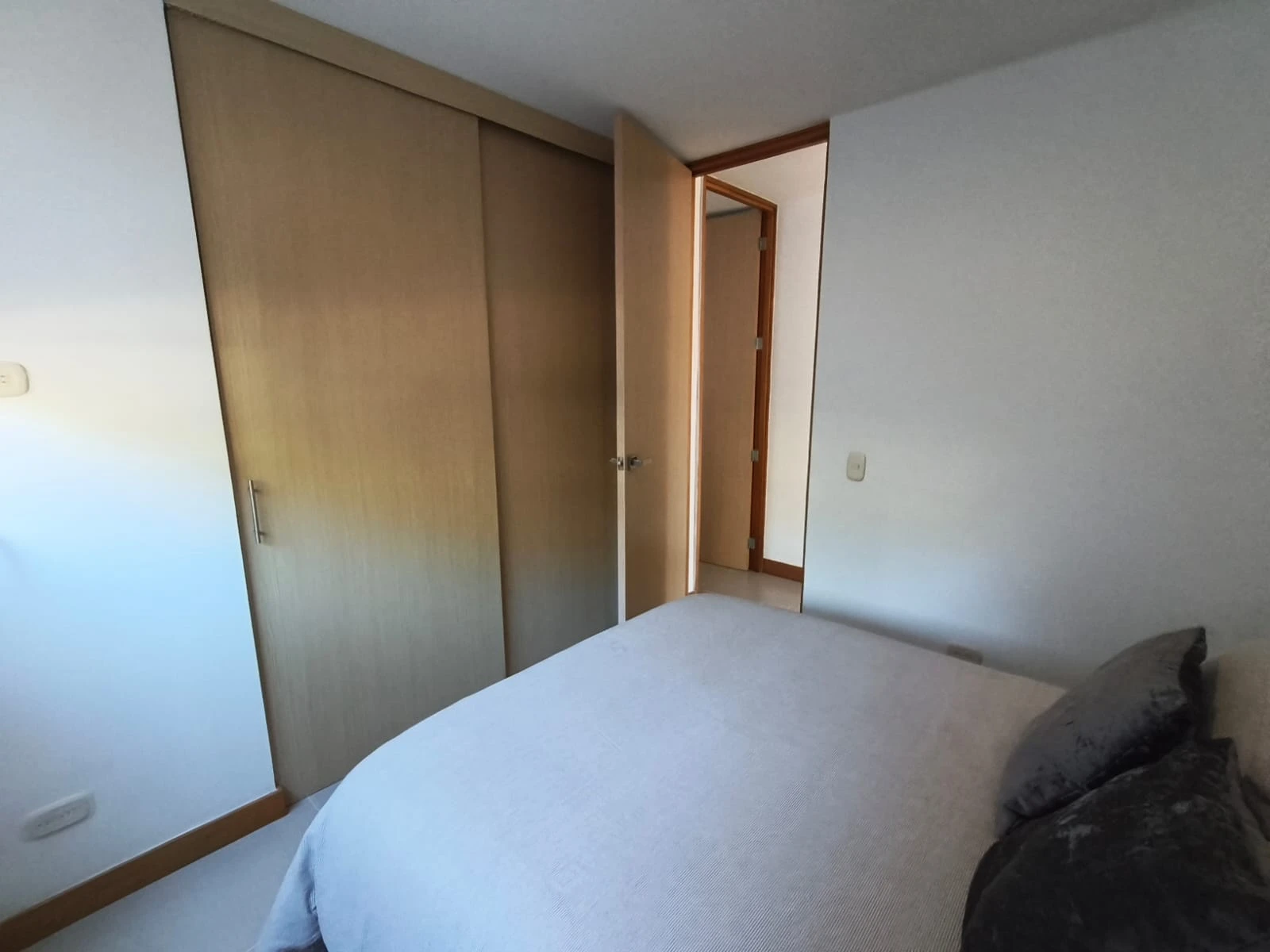 Apartamento Amoblado en Arriendo  Loma del Esmeraldal