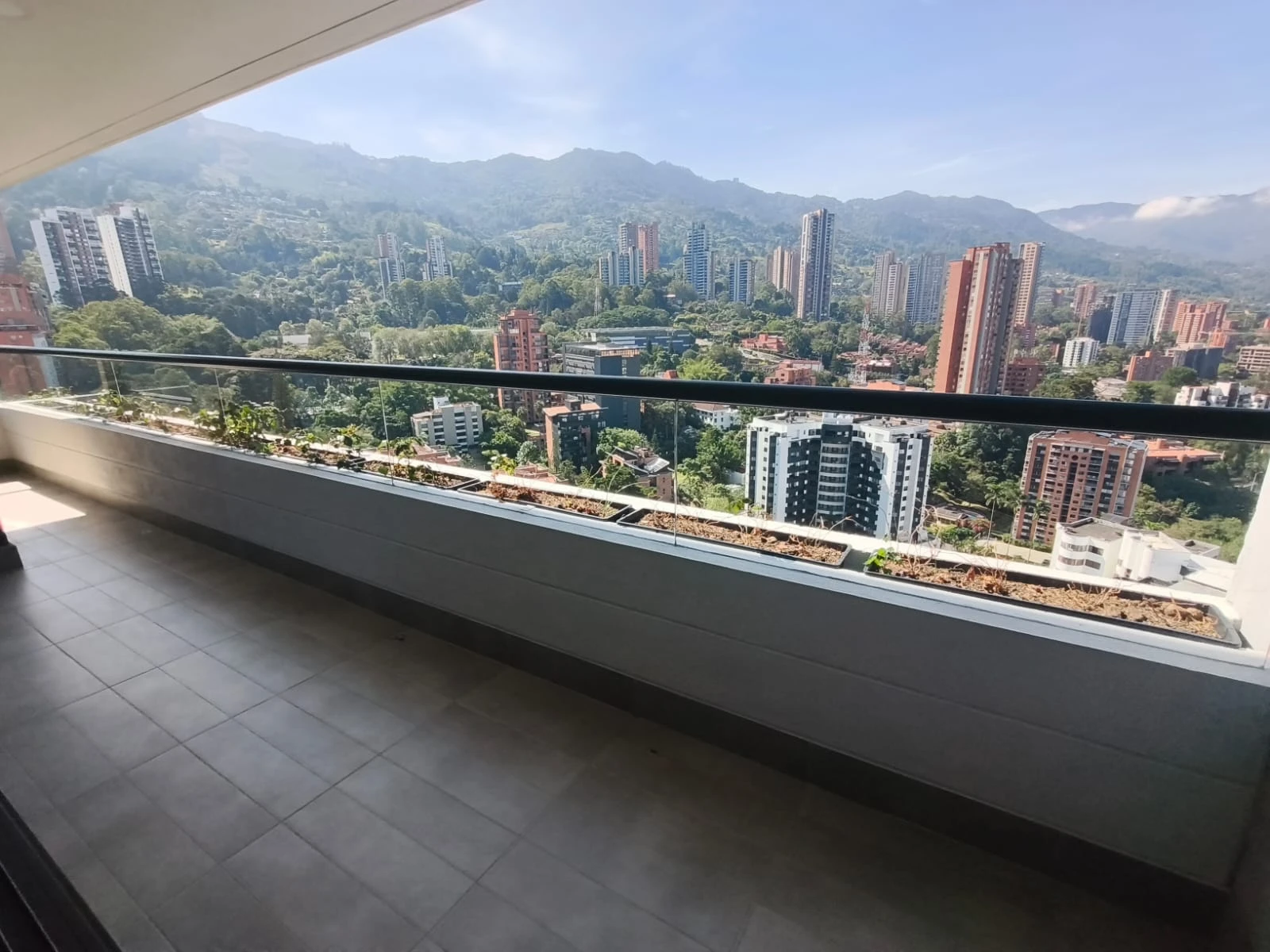 Aparta Estudio en Arriendo sector Transversal Superior