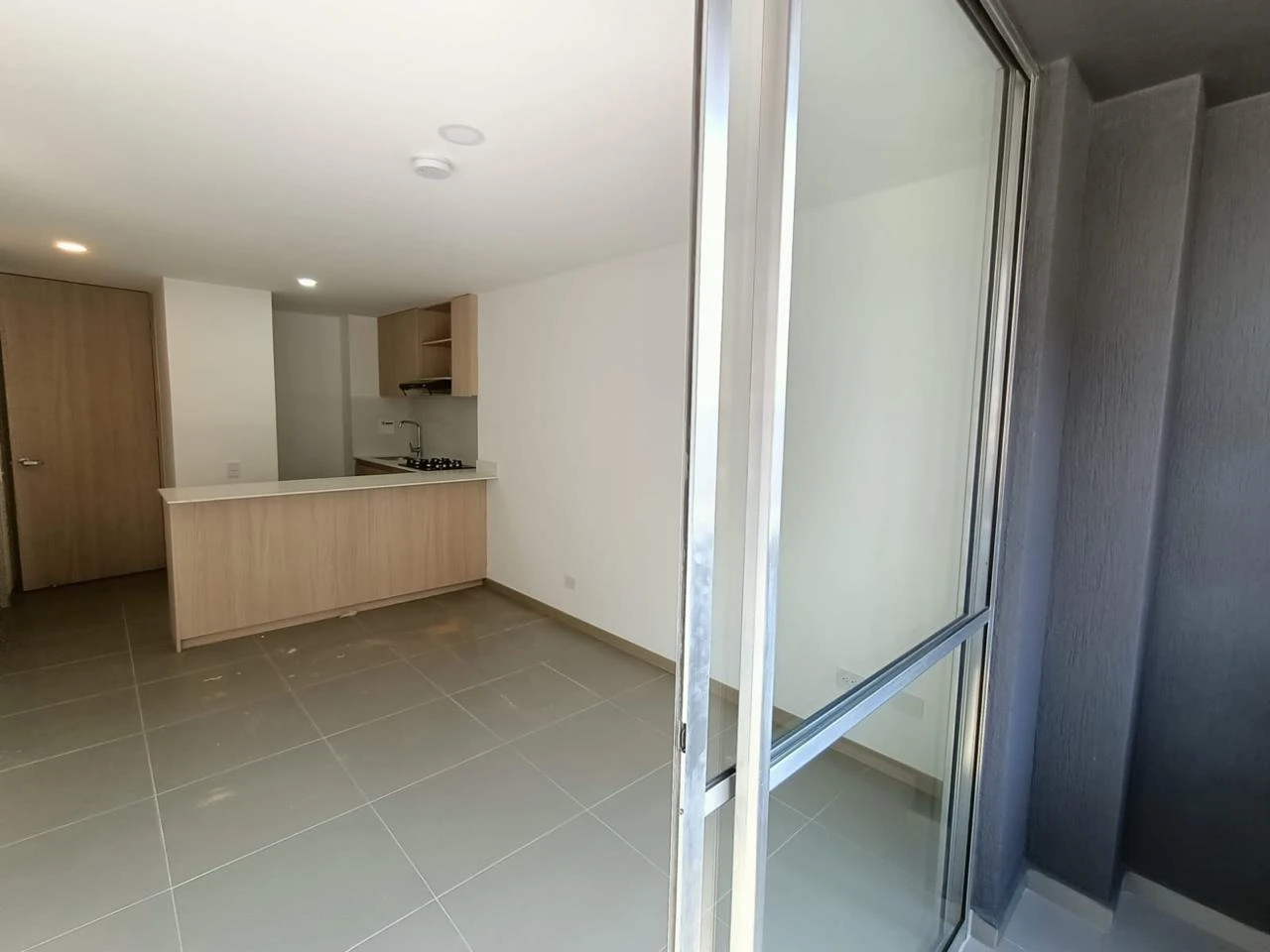 Aparta Estudio en Arriendo sector Santa Fe al frente de Ciudad del Rio