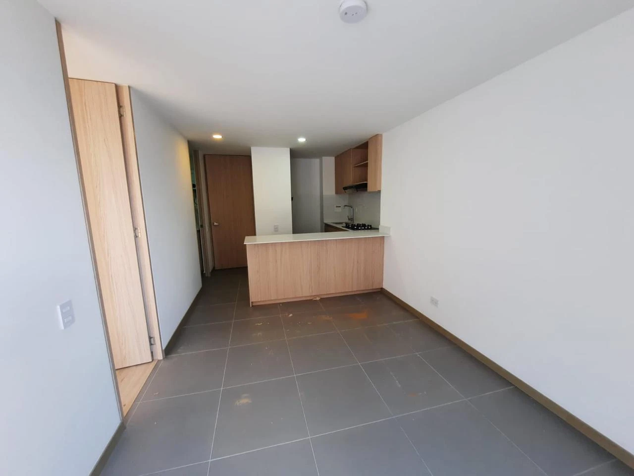 Aparta Estudio en Arriendo sector Santa Fe al frente de Ciudad del Rio