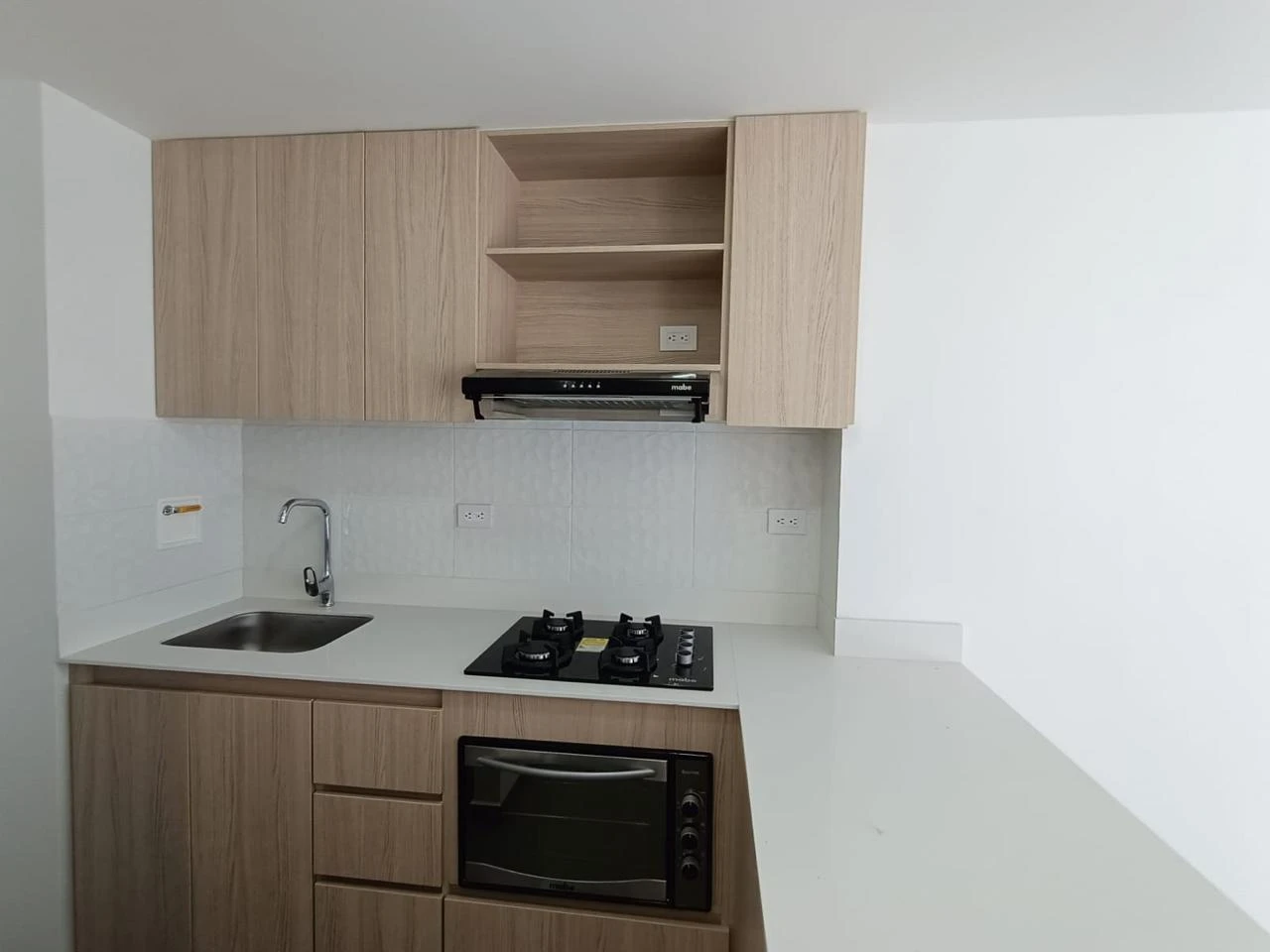 Aparta Estudio en Arriendo sector Santa Fe al frente de Ciudad del Rio