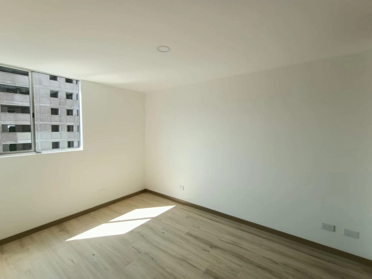 Aparta Estudio en Arriendo sector Santa Fe al frente de Ciudad del Rio