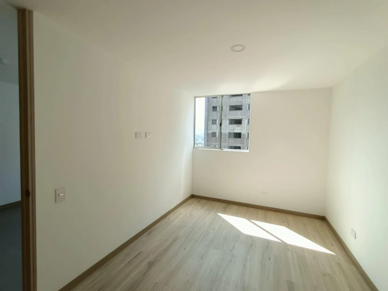 Aparta Estudio en Arriendo sector Santa Fe al frente de Ciudad del Rio