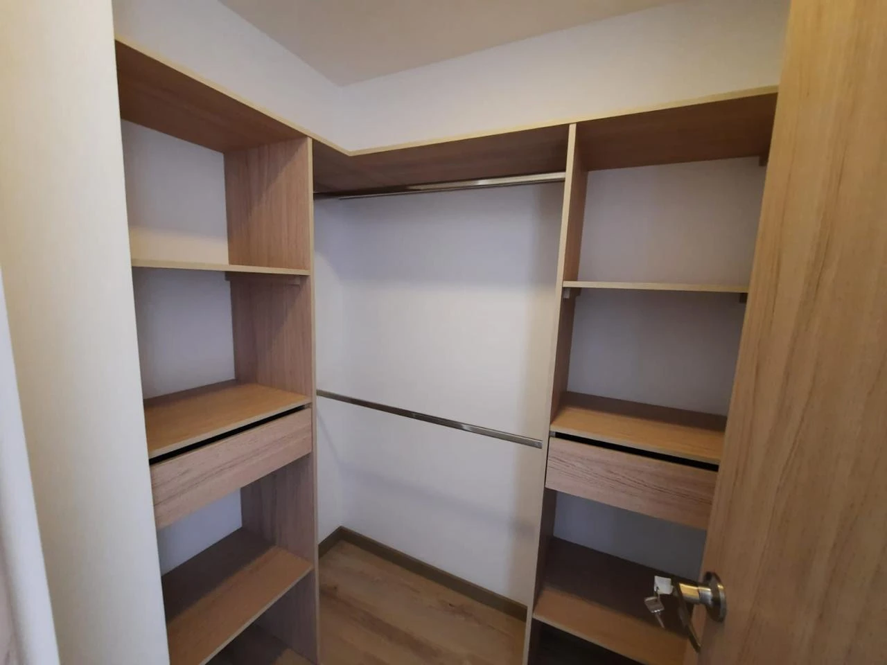 Aparta Estudio en Arriendo sector Santa Fe al frente de Ciudad del Rio