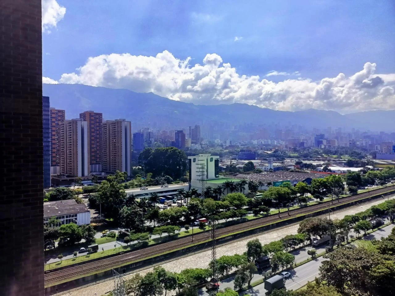 Aparta Estudio en Arriendo sector Santa Fe al frente de Ciudad del Rio