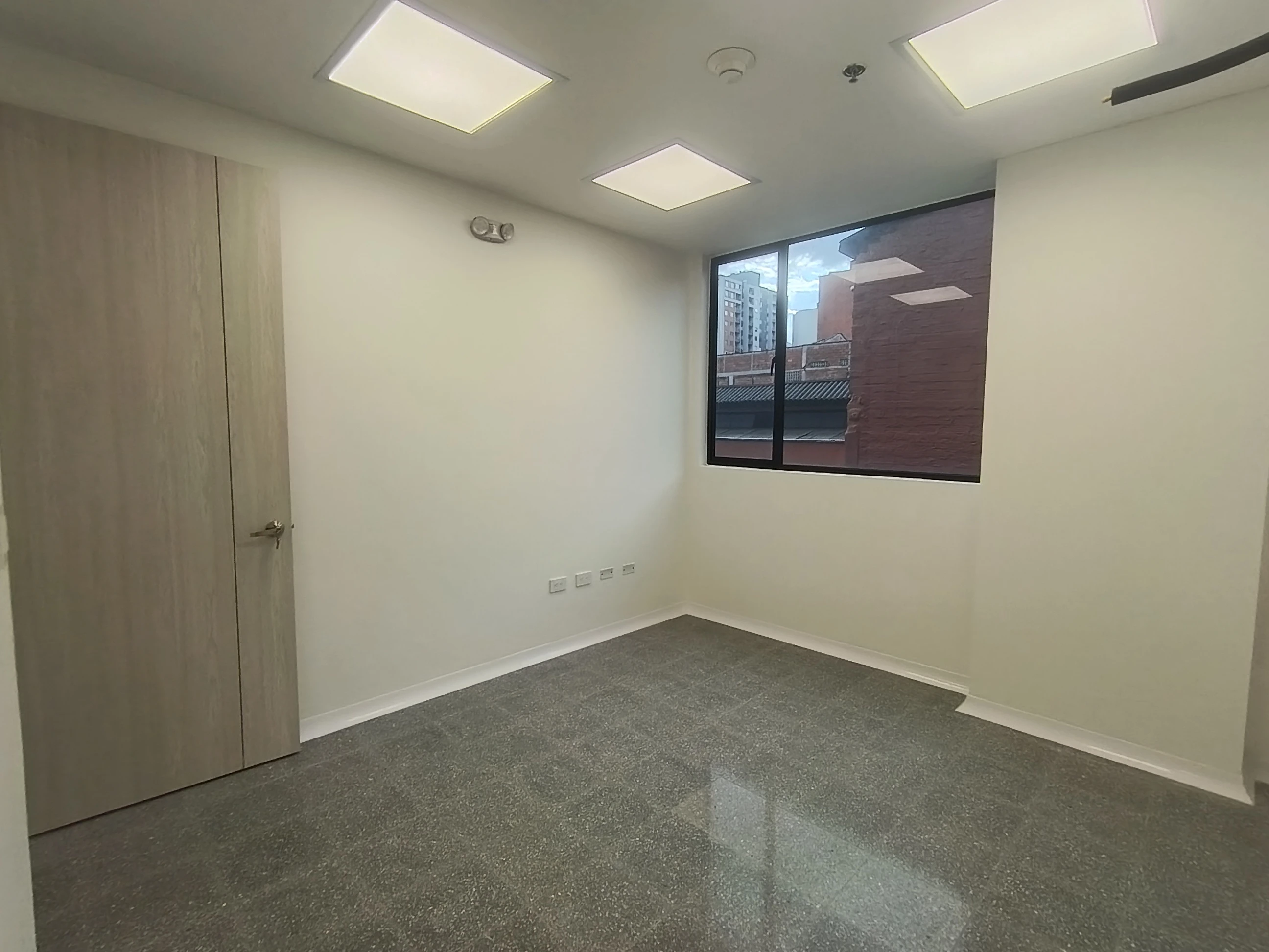 Oficina en Arriendo El Diamante Medellin