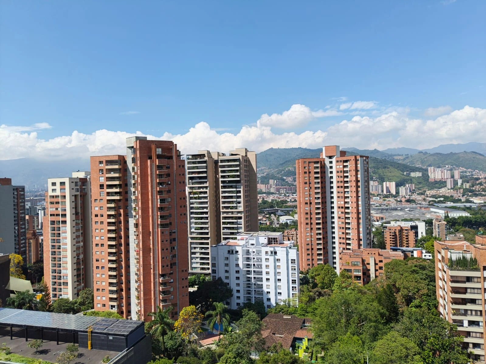 oficina en arriendo sector campestre
