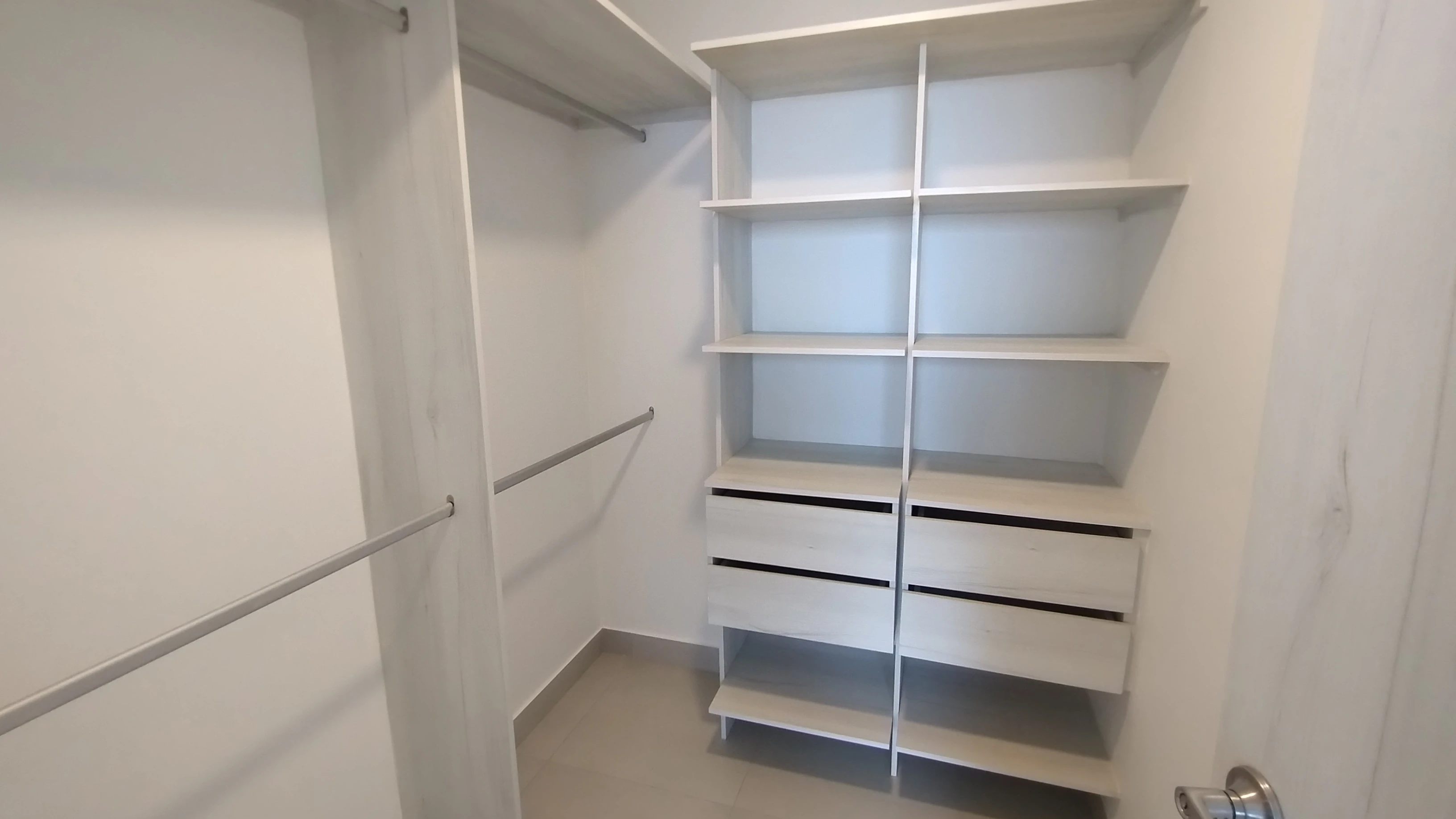 APARTAMENTO EN VENTA EN EL PORTAL DEL GENOVÉS