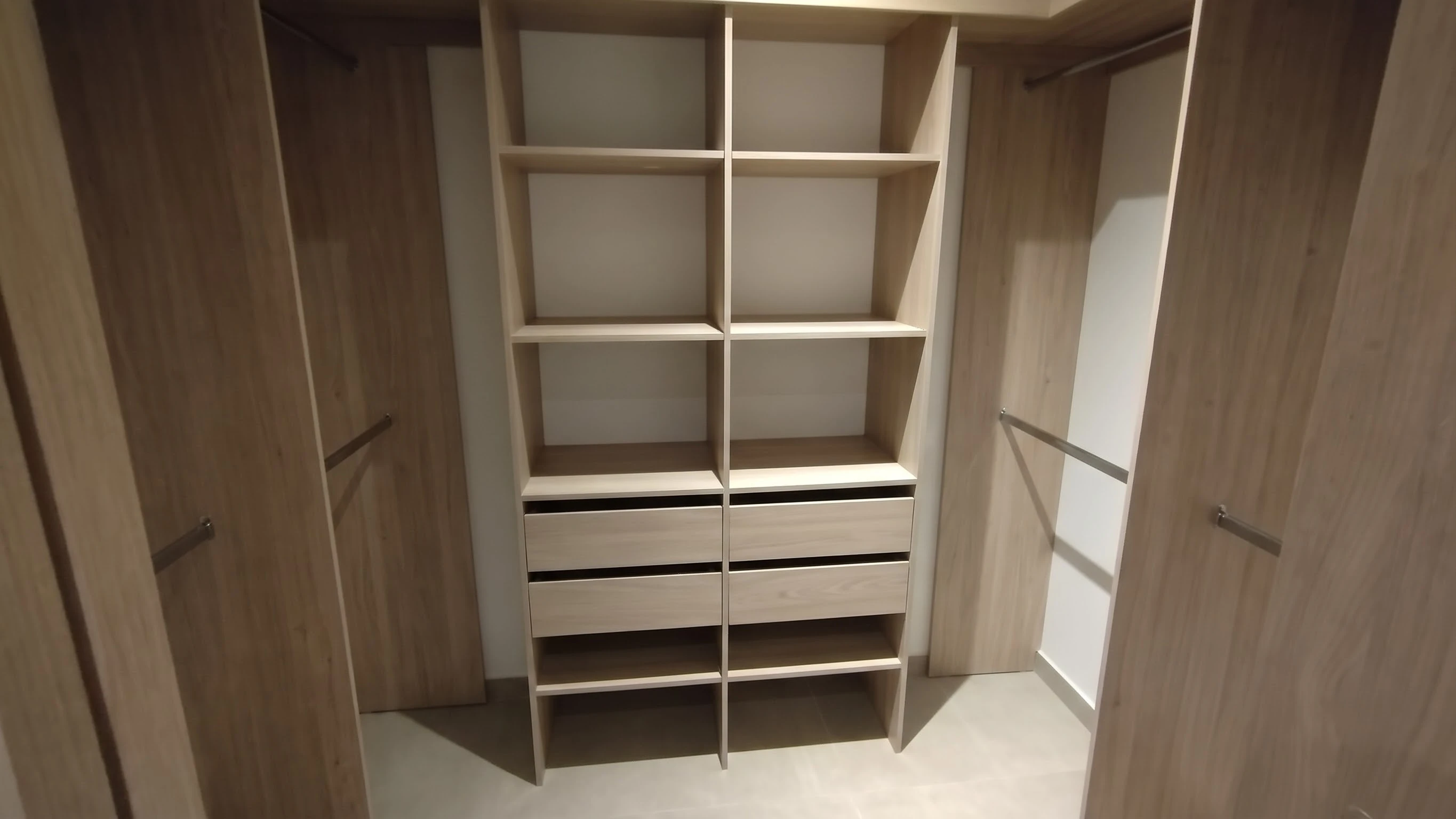 APARTAMENTO AMOBLADO EN EL POBLADO - BARRANQUILLA 