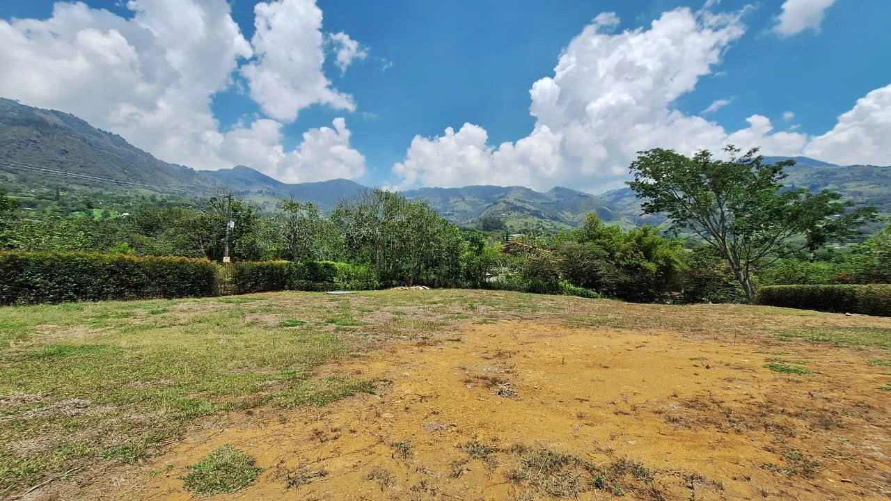 Venta de Lote en Condominio Campestre - Copacabana Antioquia