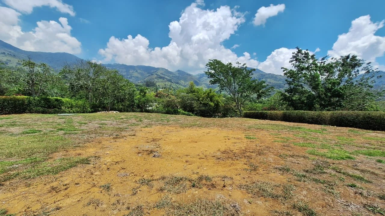 Venta de Lote en Condominio Campestre - Copacabana Antioquia