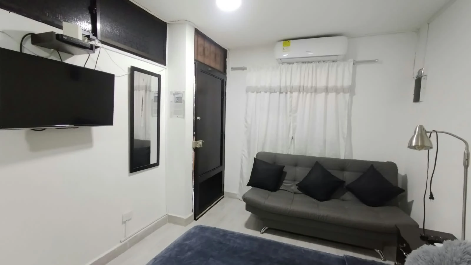 Aparta Estudio Amoblado En Arriendo En Belen Sector Miravalle