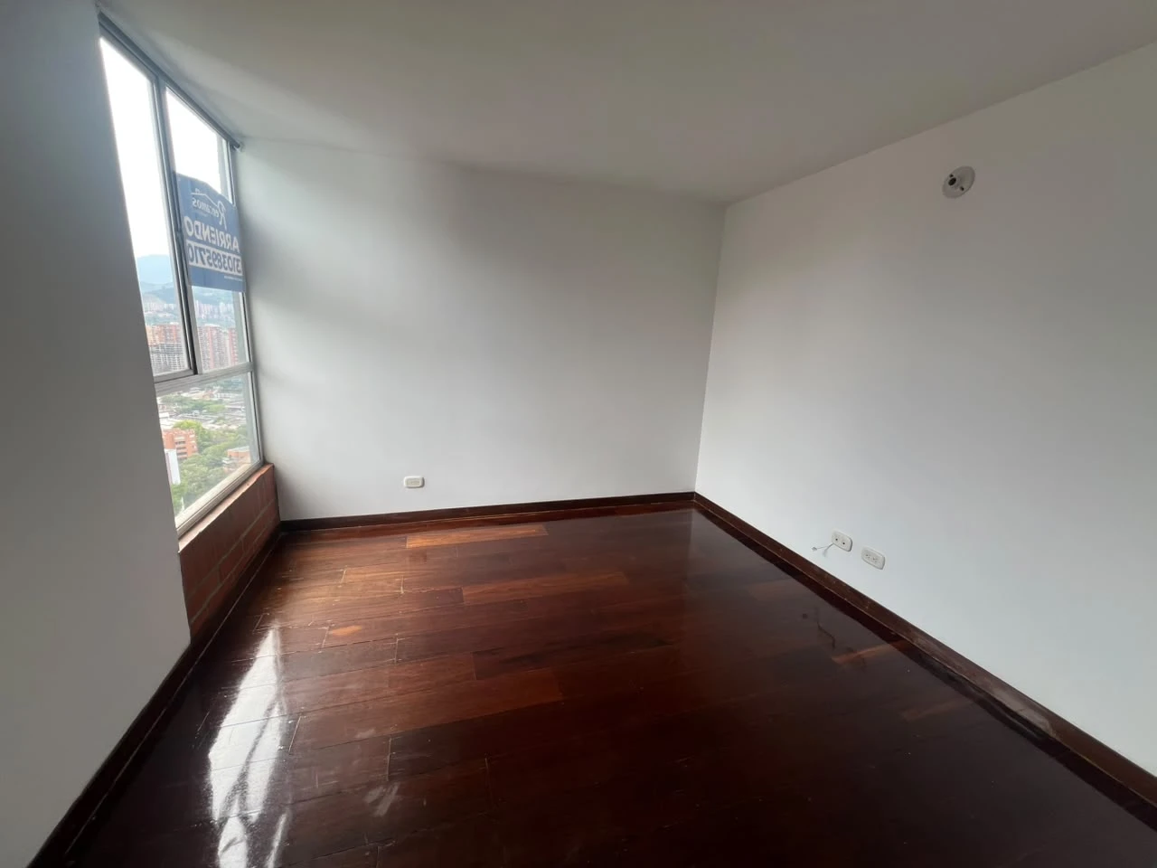 Apartamento en Arriendo Loma de San Julián Medellín